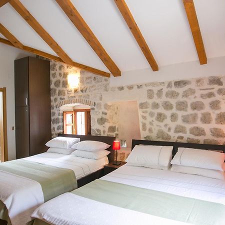 פראסט Guesthouse Mrshe Palace מראה חיצוני תמונה