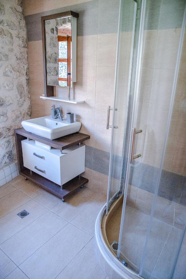 פראסט Guesthouse Mrshe Palace מראה חיצוני תמונה