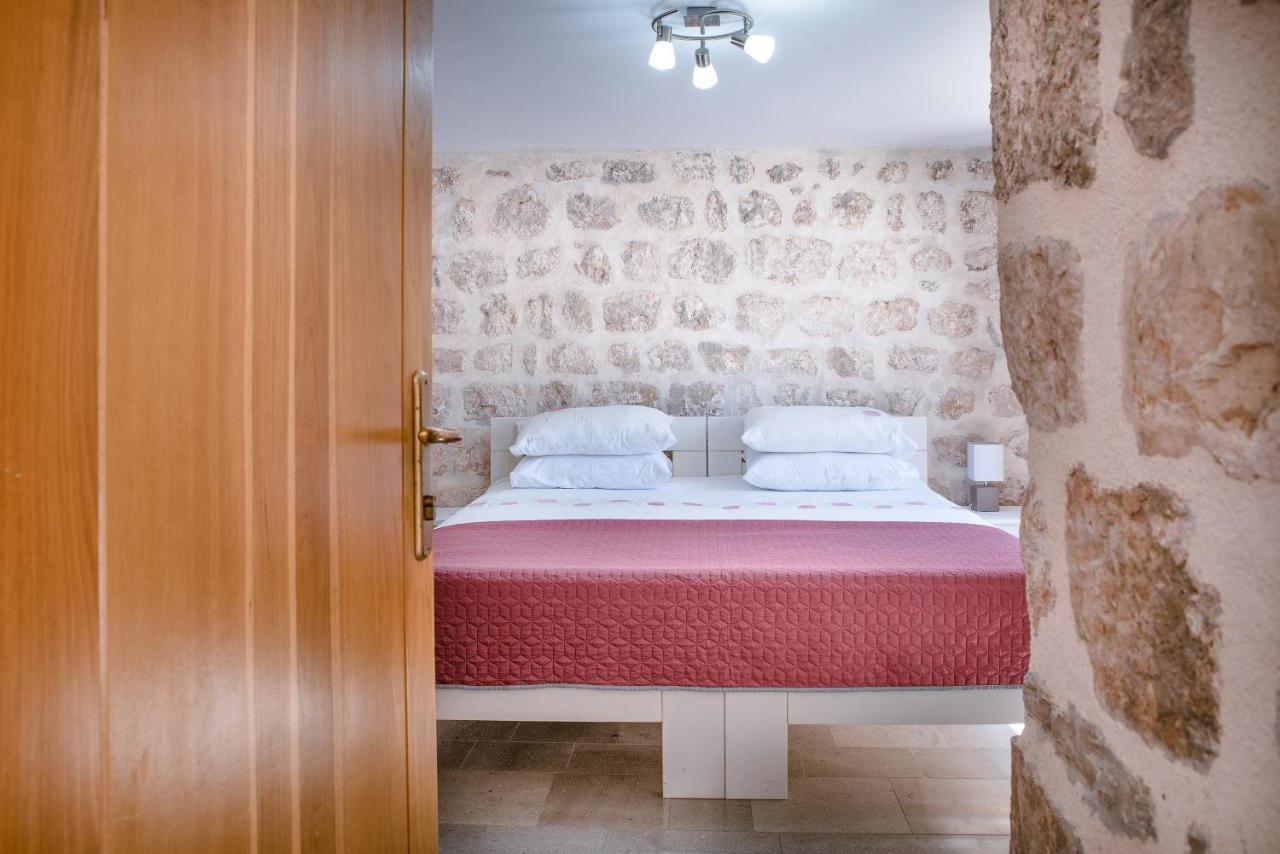 פראסט Guesthouse Mrshe Palace מראה חיצוני תמונה