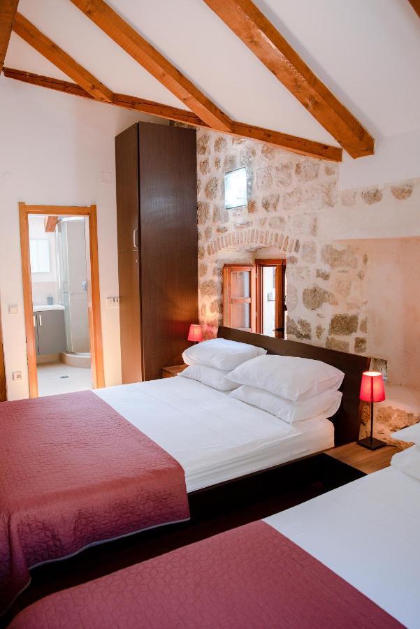 פראסט Guesthouse Mrshe Palace מראה חיצוני תמונה