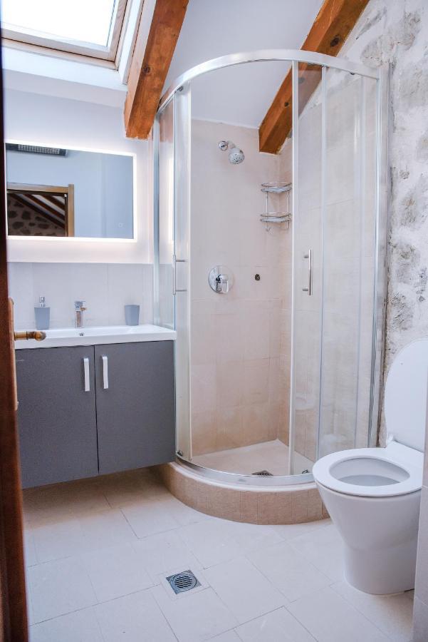 פראסט Guesthouse Mrshe Palace מראה חיצוני תמונה