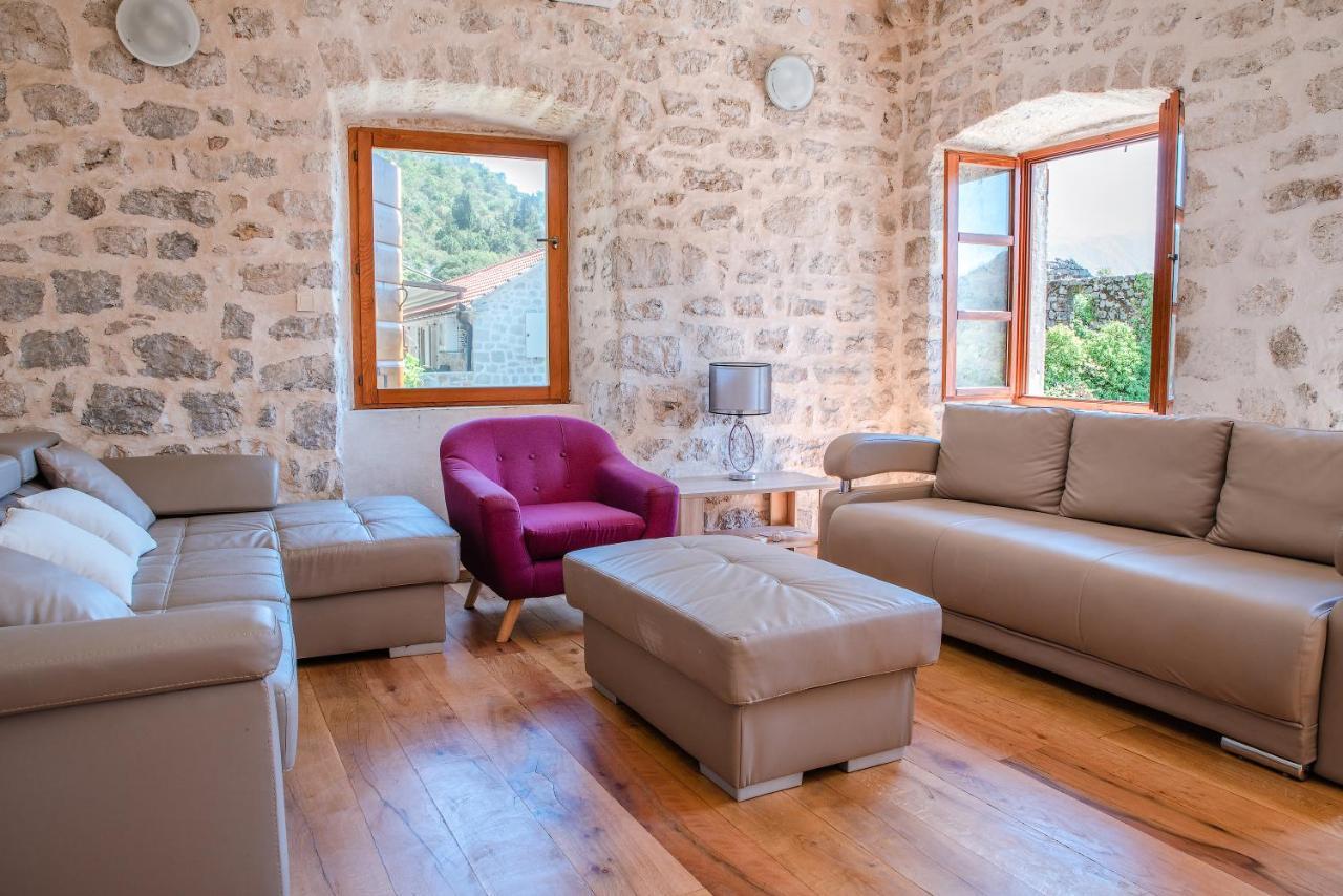 פראסט Guesthouse Mrshe Palace מראה חיצוני תמונה