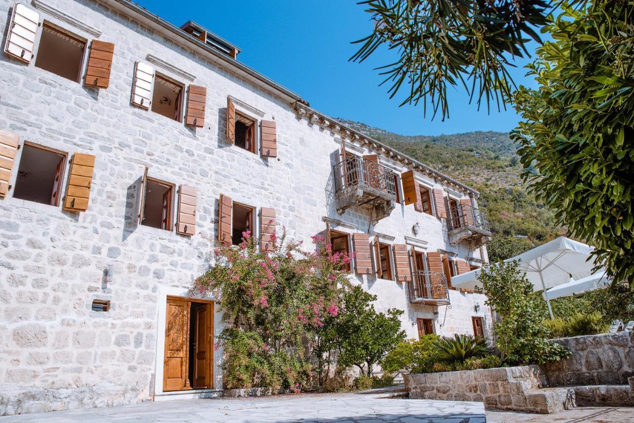 פראסט Guesthouse Mrshe Palace מראה חיצוני תמונה
