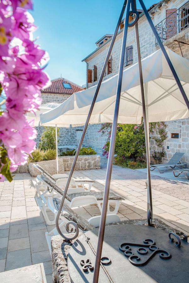פראסט Guesthouse Mrshe Palace מראה חיצוני תמונה