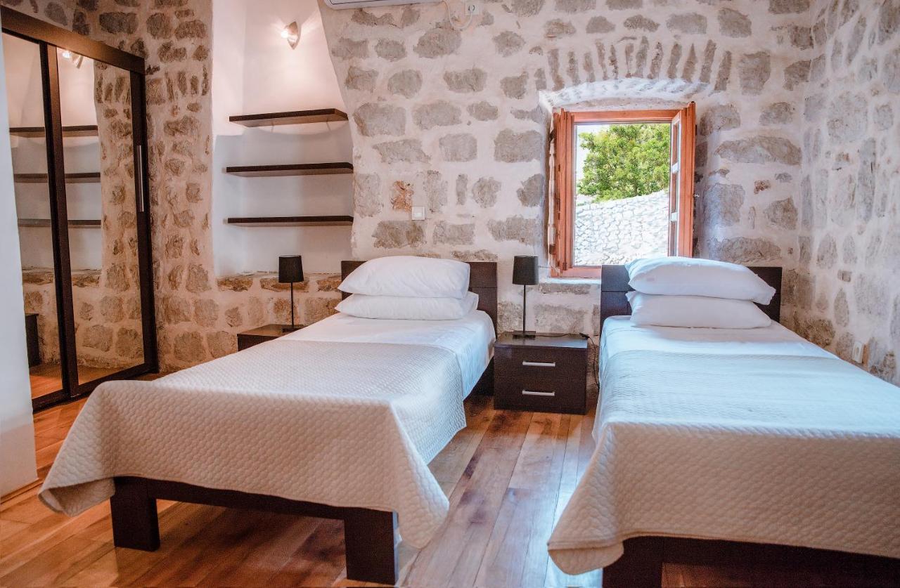 פראסט Guesthouse Mrshe Palace מראה חיצוני תמונה