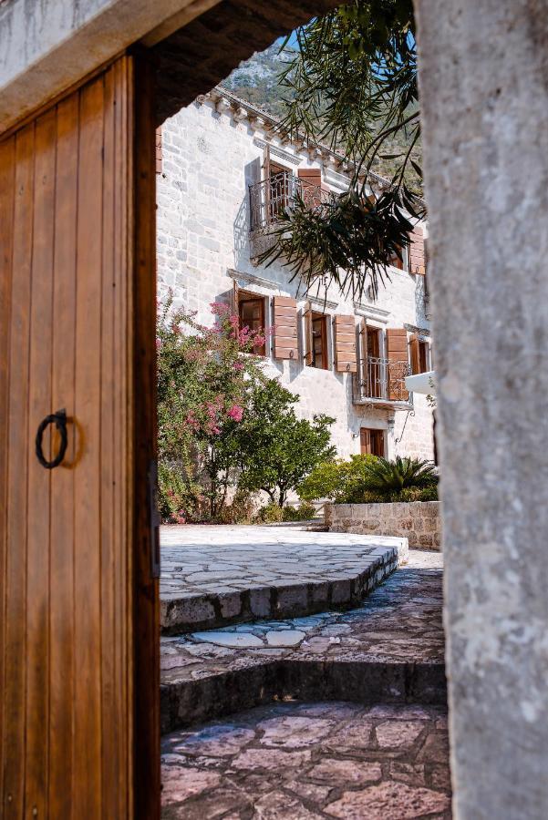 פראסט Guesthouse Mrshe Palace מראה חיצוני תמונה