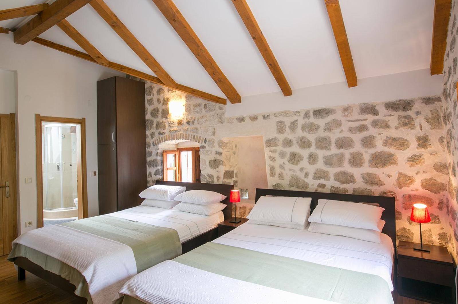 פראסט Guesthouse Mrshe Palace מראה חיצוני תמונה