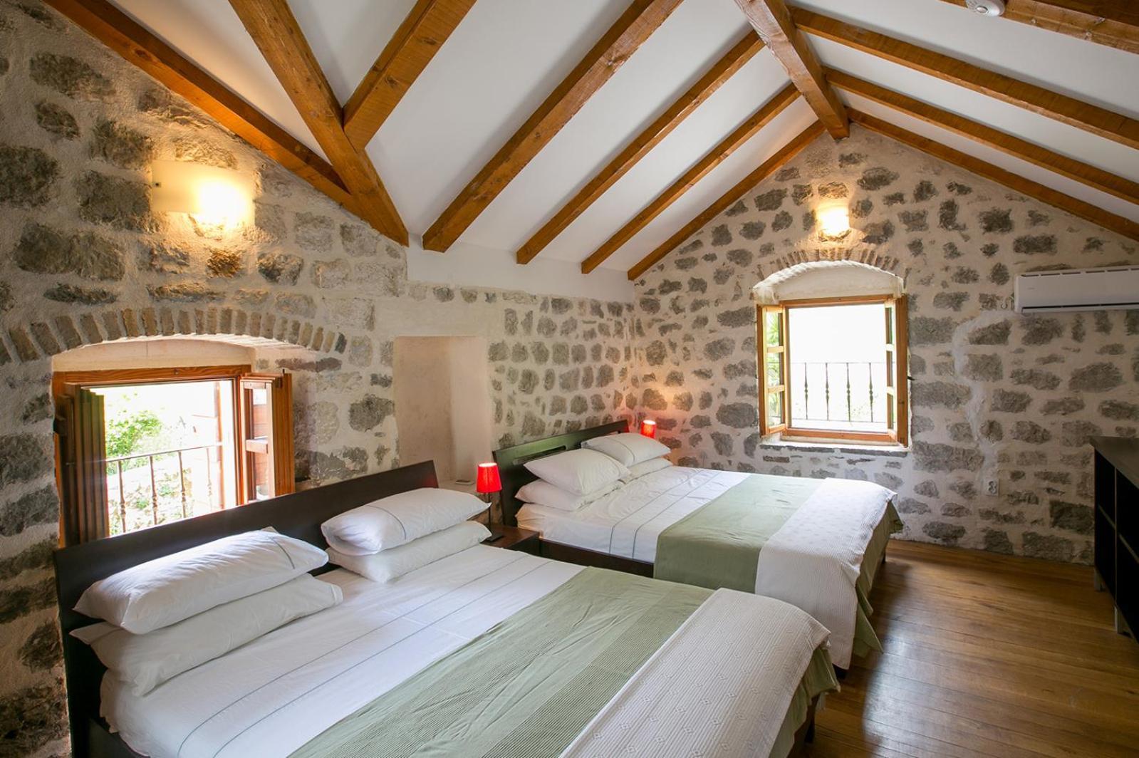 פראסט Guesthouse Mrshe Palace מראה חיצוני תמונה